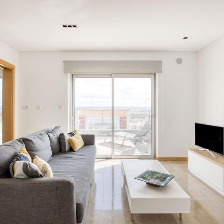 Modern Holiday Home In Salir Do Porto With Swimming Pool Salir de Porto Eksteriør billede
