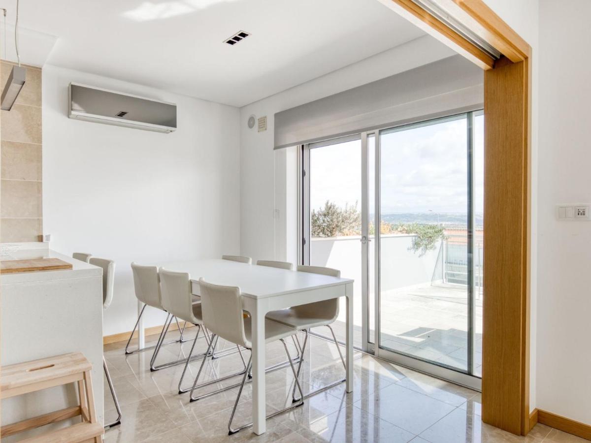 Modern Holiday Home In Salir Do Porto With Swimming Pool Salir de Porto Eksteriør billede