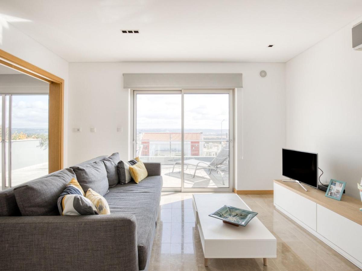 Modern Holiday Home In Salir Do Porto With Swimming Pool Salir de Porto Eksteriør billede