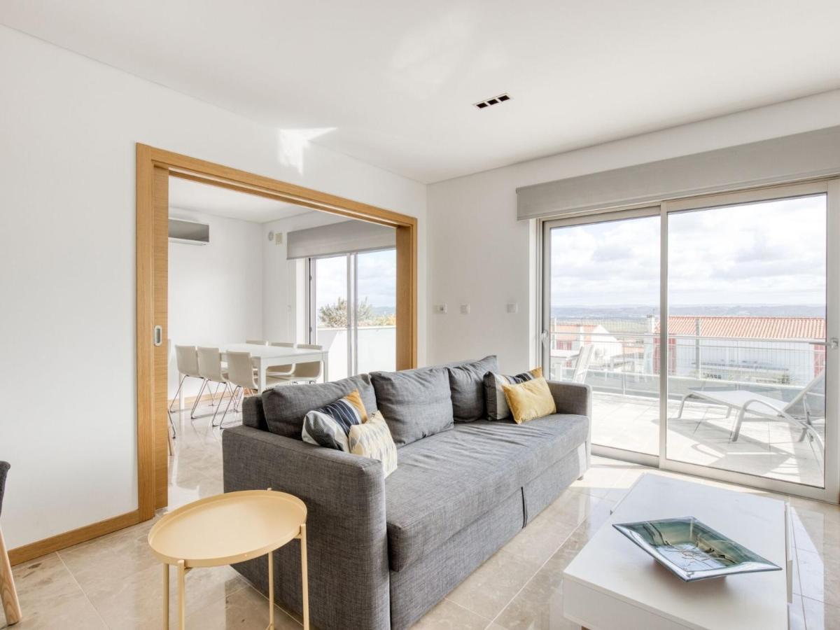 Modern Holiday Home In Salir Do Porto With Swimming Pool Salir de Porto Eksteriør billede