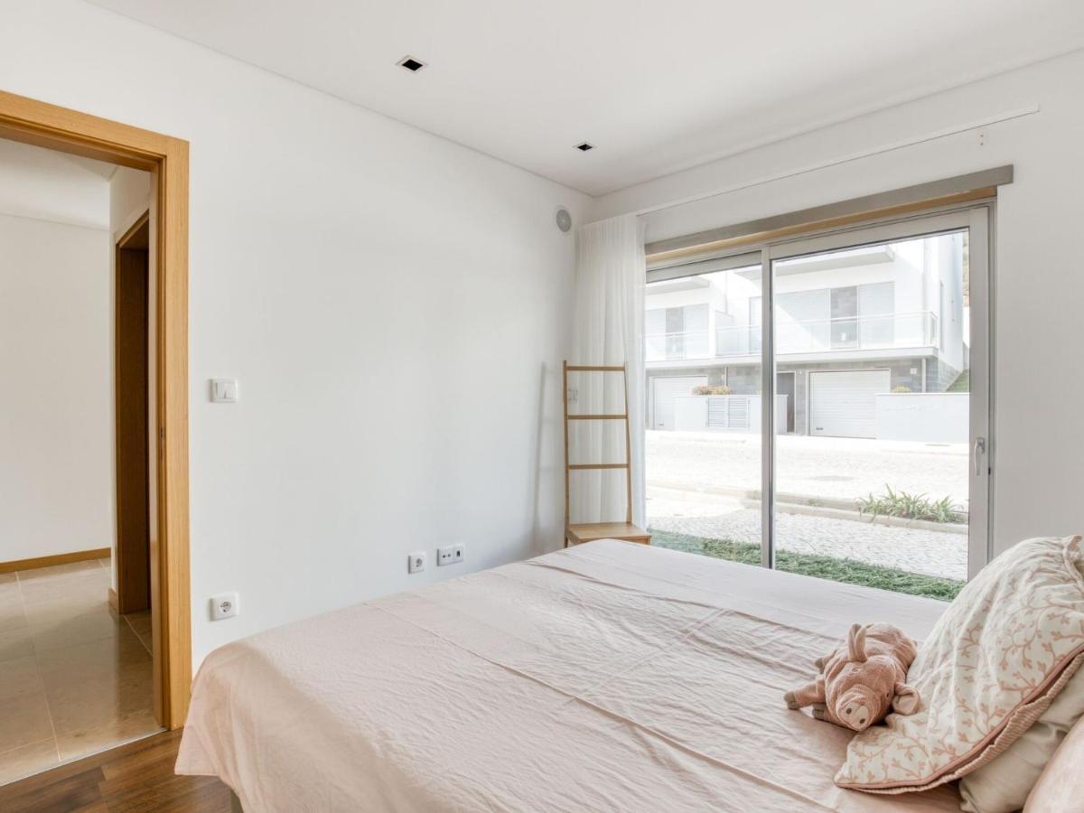 Modern Holiday Home In Salir Do Porto With Swimming Pool Salir de Porto Eksteriør billede