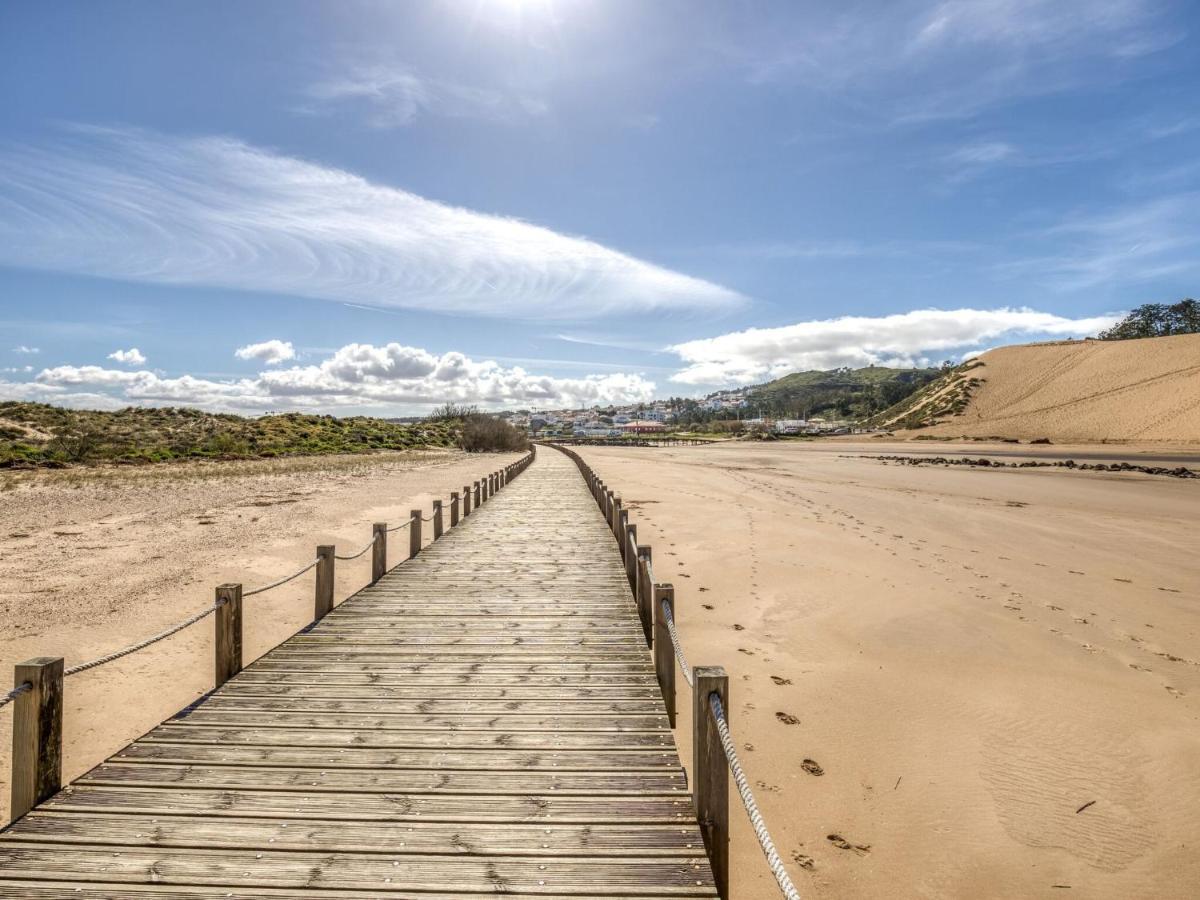 Modern Holiday Home In Salir Do Porto With Swimming Pool Salir de Porto Eksteriør billede